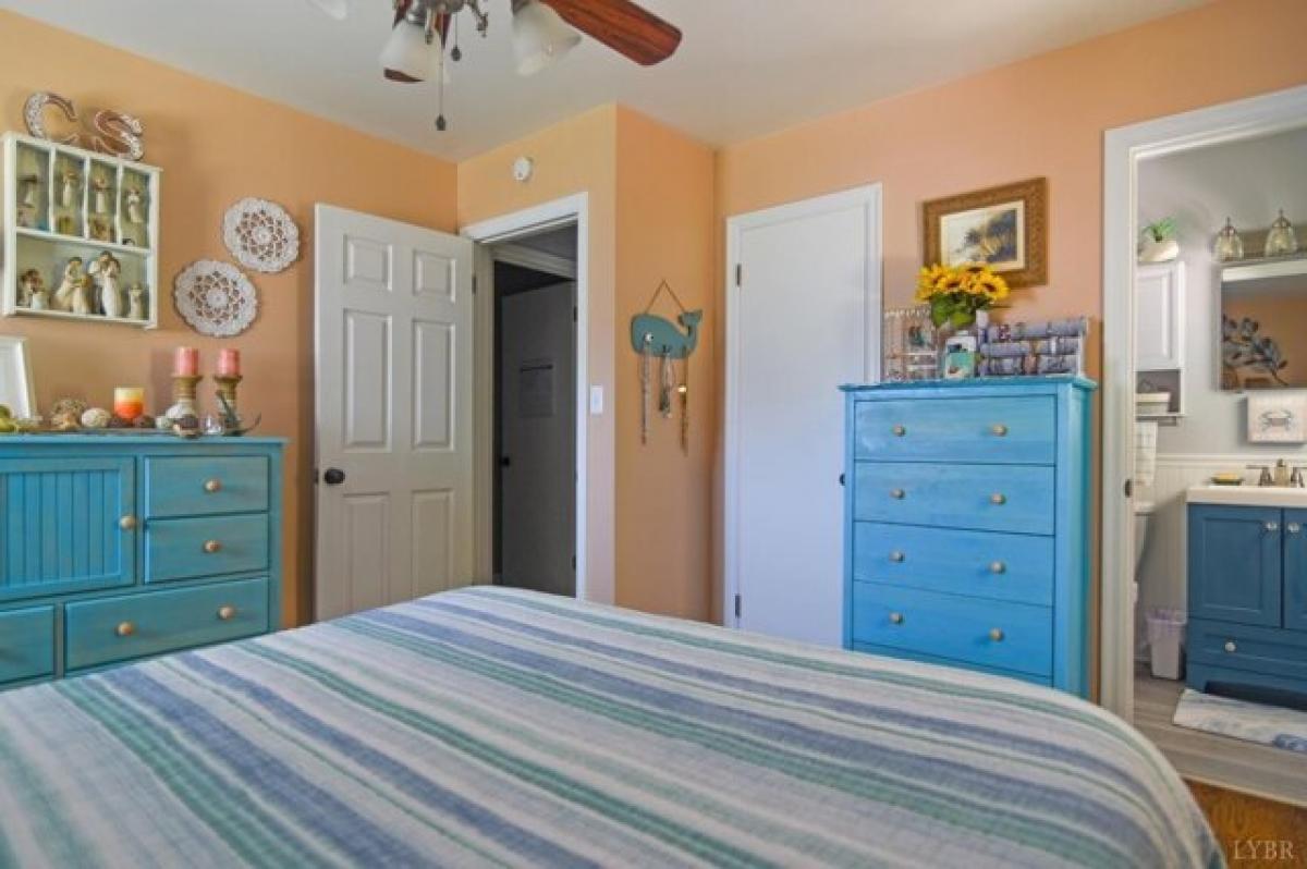 Picture of Home For Sale in Roanoke, Virginia, United States