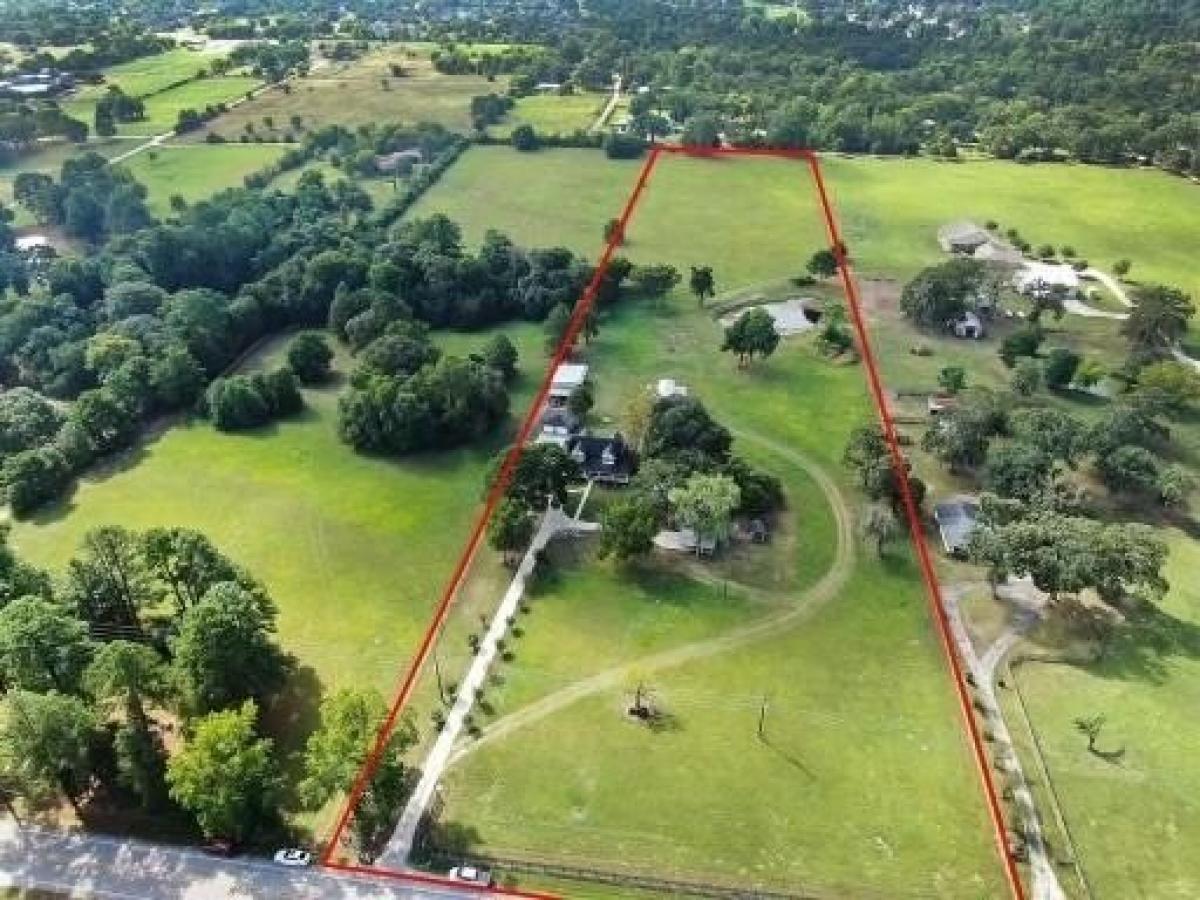 Picture of Residential Land For Sale in Montgomery, Texas, United States