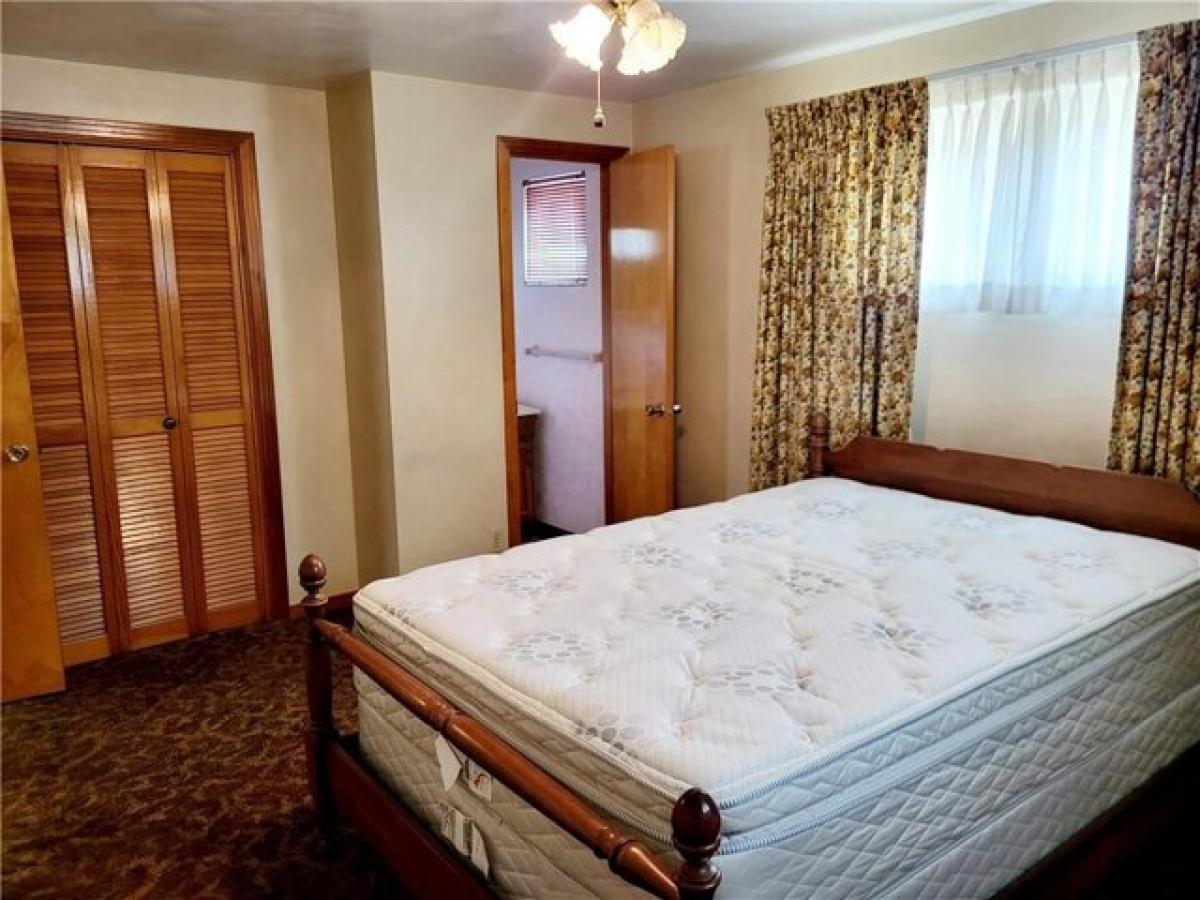 Picture of Home For Sale in Greensburg, Pennsylvania, United States