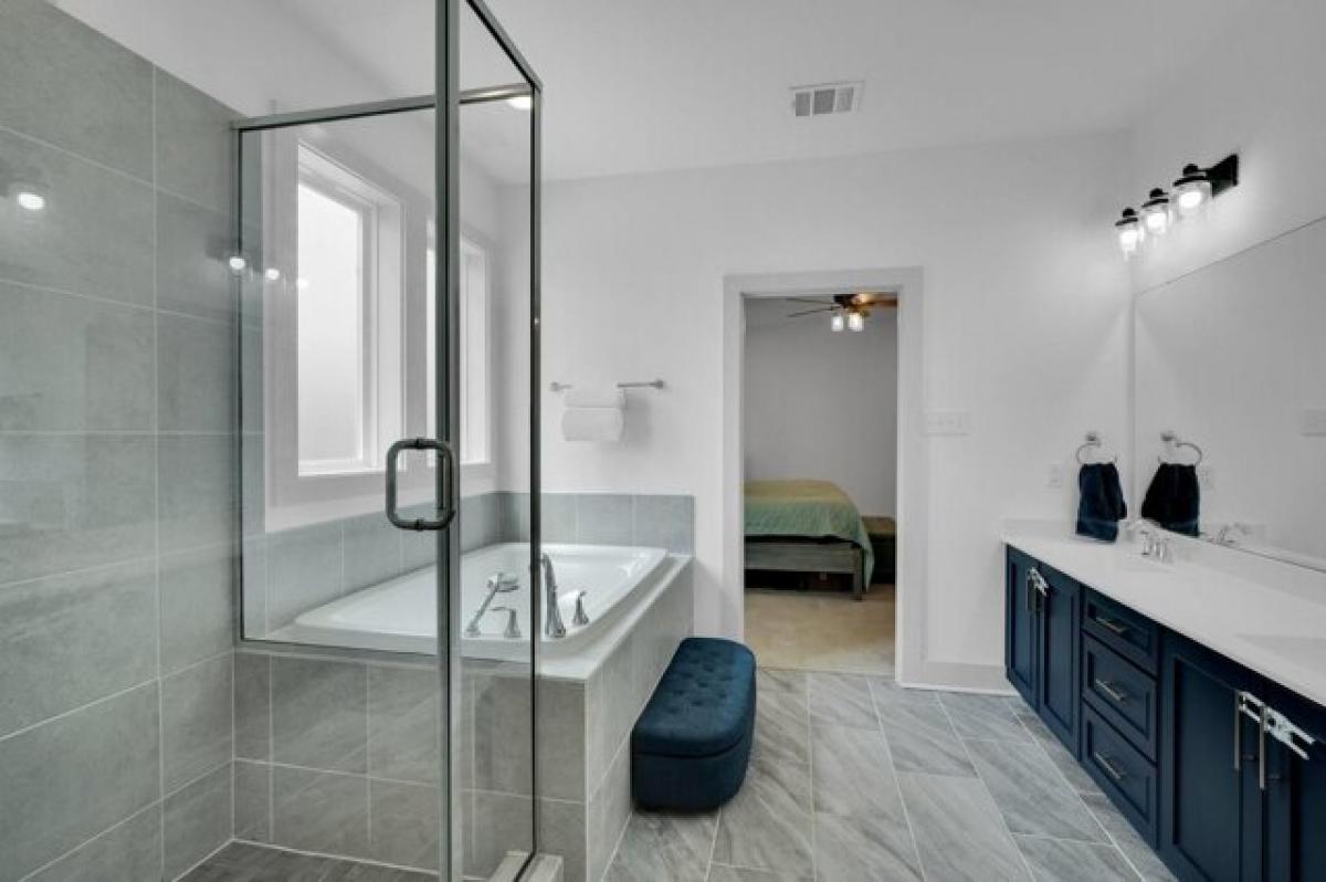 Picture of Home For Sale in Grand Prairie, Texas, United States