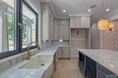 Home For Sale in Highlands, North Carolina