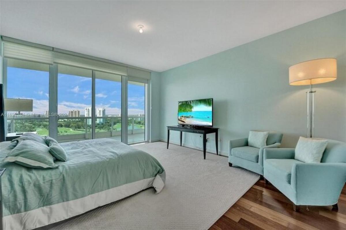 Picture of Home For Sale in Aventura, Florida, United States