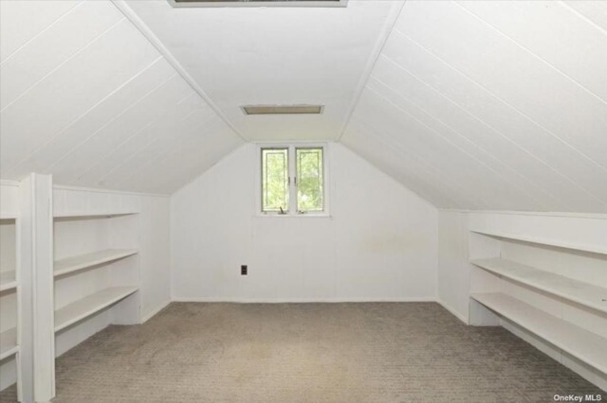 Picture of Home For Sale in Fresh Meadows, New York, United States