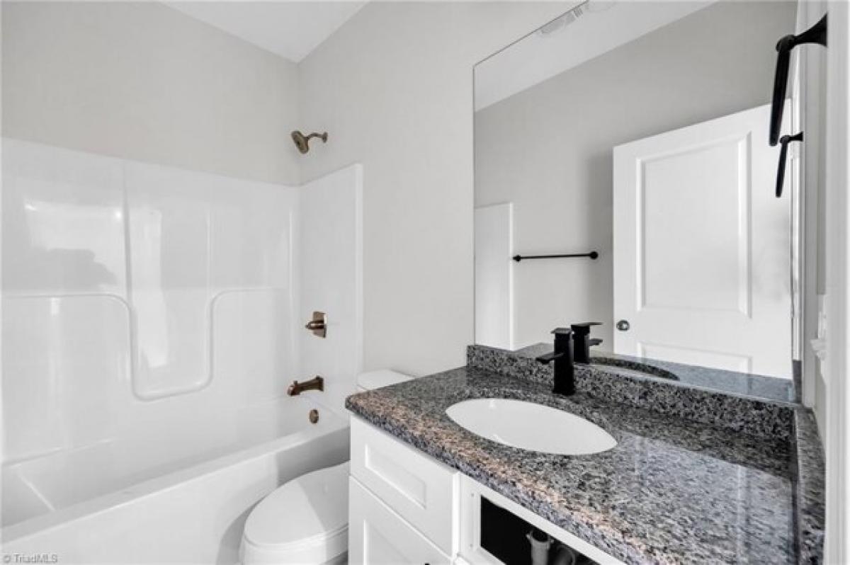 Picture of Home For Sale in Burlington, North Carolina, United States