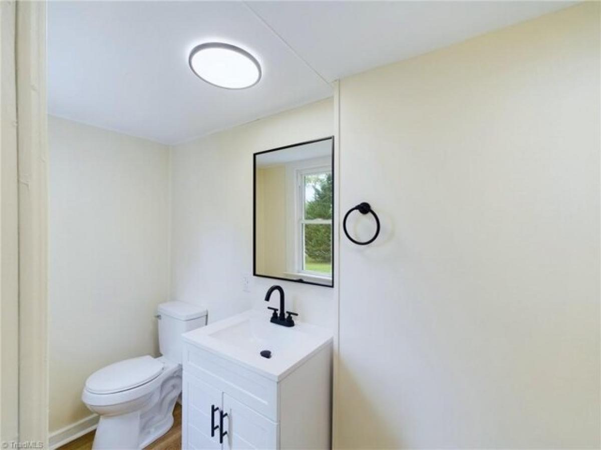 Picture of Home For Sale in Burlington, North Carolina, United States