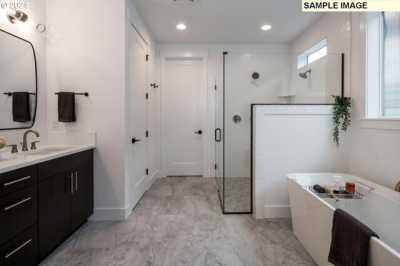 Home For Sale in Ridgefield, Washington