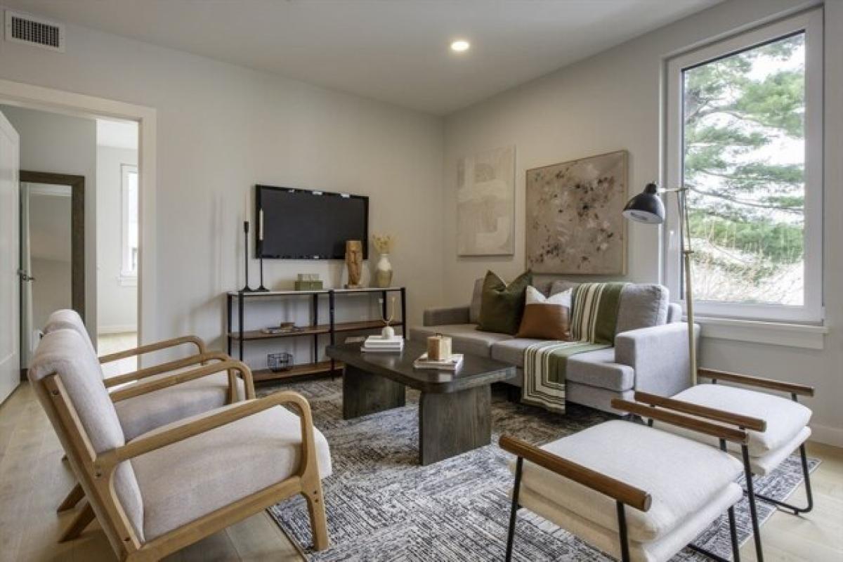 Picture of Home For Sale in Somerville, Massachusetts, United States