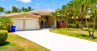 Home For Sale in Pompano Beach, Florida