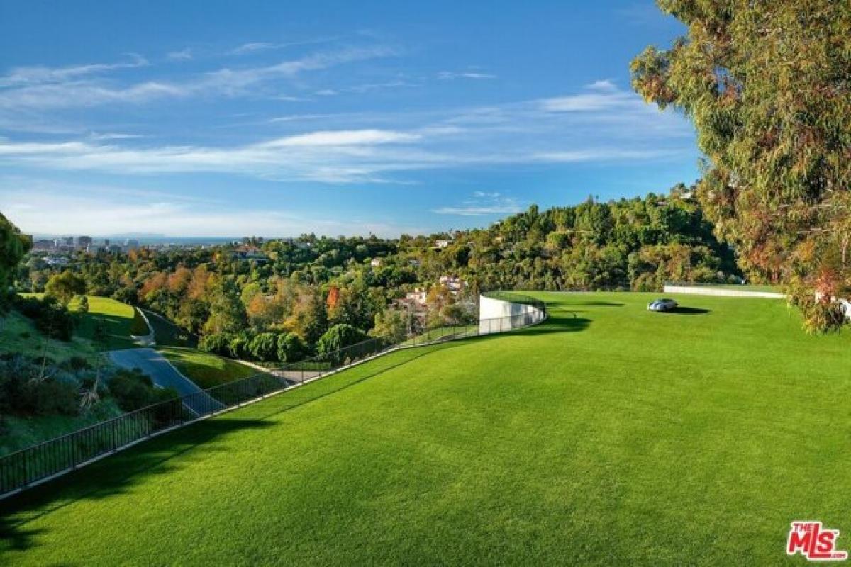 Picture of Residential Land For Sale in Los Angeles, California, United States