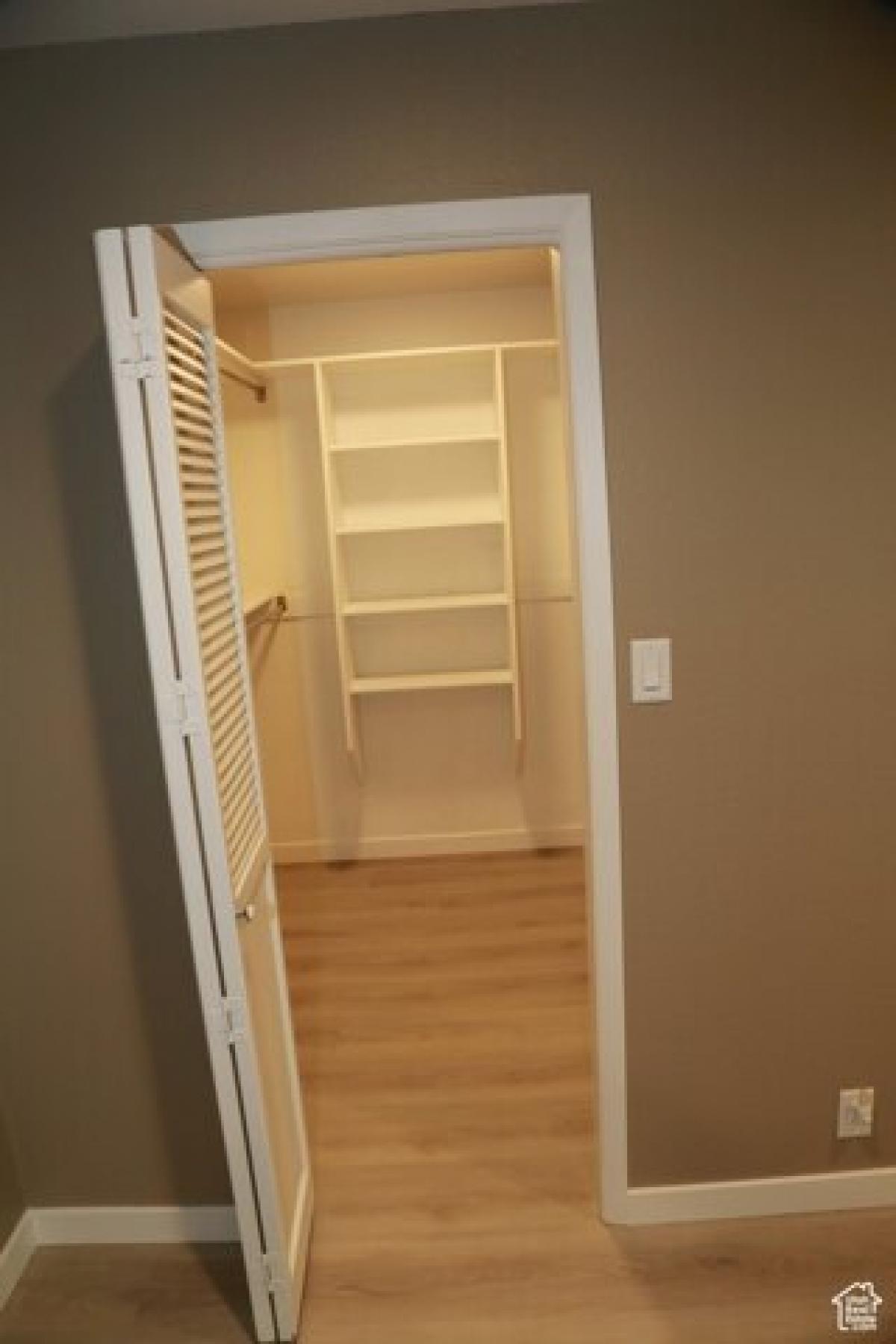 Picture of Home For Sale in Salt Lake City, Utah, United States