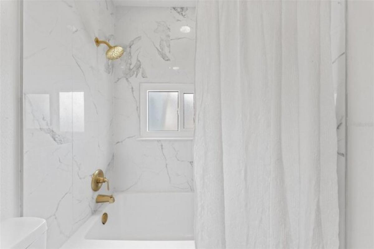 Picture of Home For Sale in Gulfport, Florida, United States