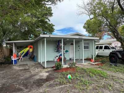 Home For Sale in Pinellas Park, Florida