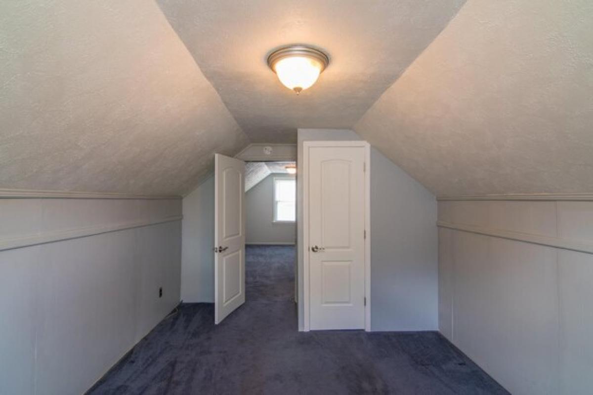 Picture of Home For Sale in Lexington, Kentucky, United States