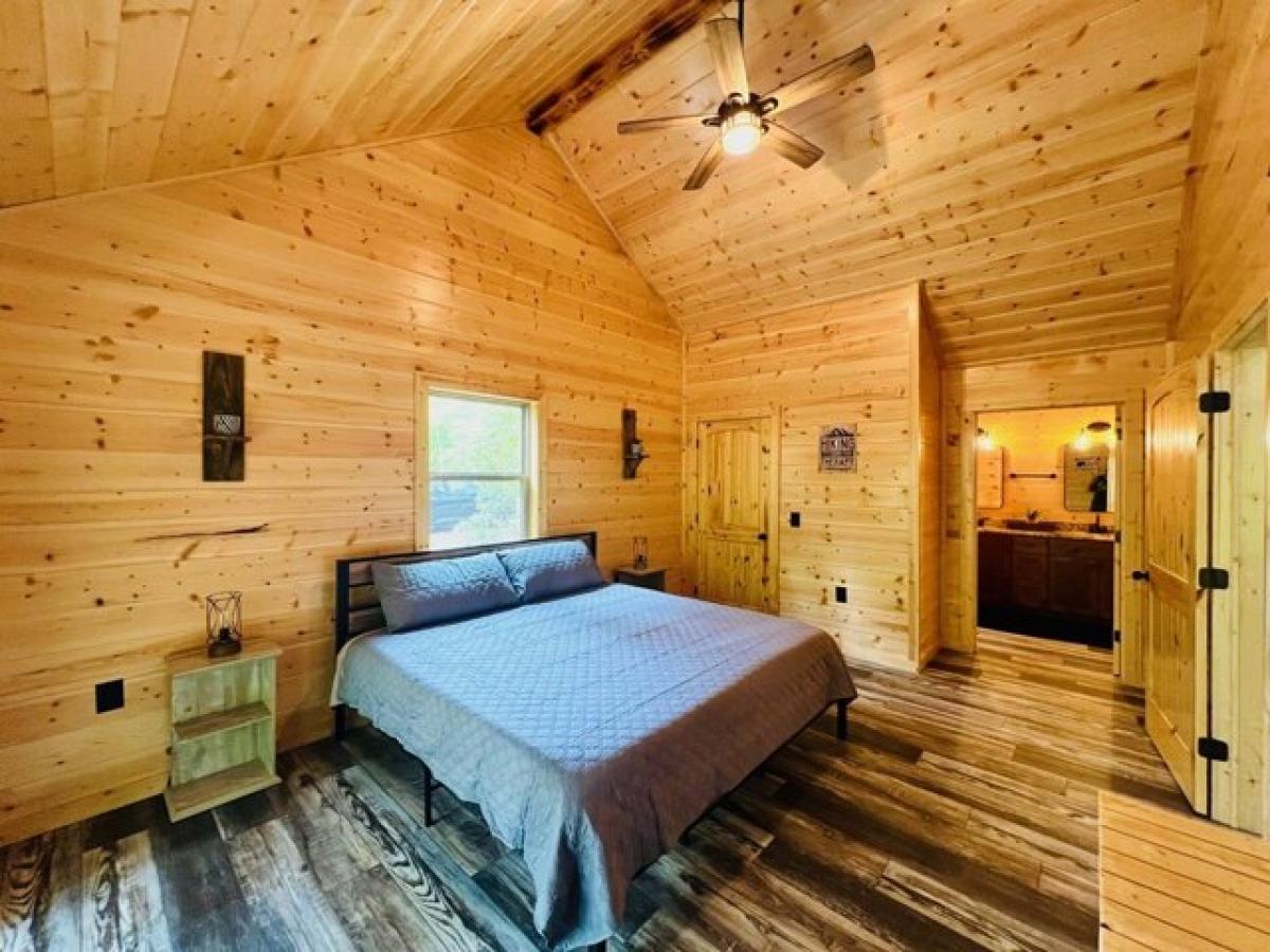 Picture of Home For Sale in Murphy, North Carolina, United States