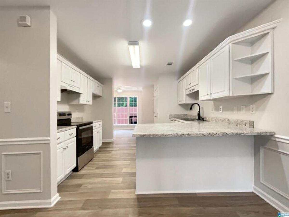 Picture of Home For Sale in Pelham, Alabama, United States