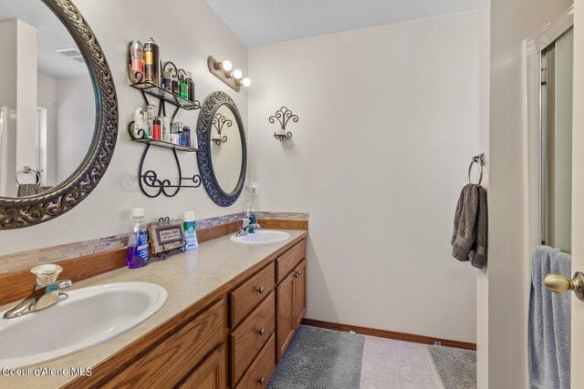 Picture of Home For Sale in Post Falls, Idaho, United States