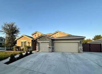 Home For Sale in Tulare, California