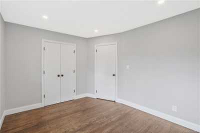 Home For Sale in Bay Shore, New York