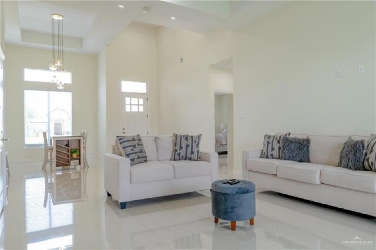 Picture of Home For Sale in Edinburg, Texas, United States