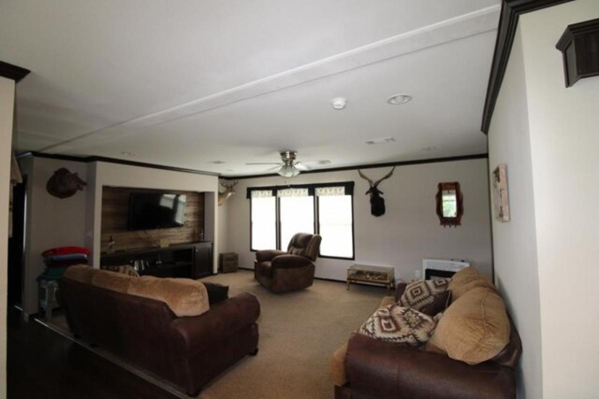 Picture of Home For Sale in Athens, Texas, United States