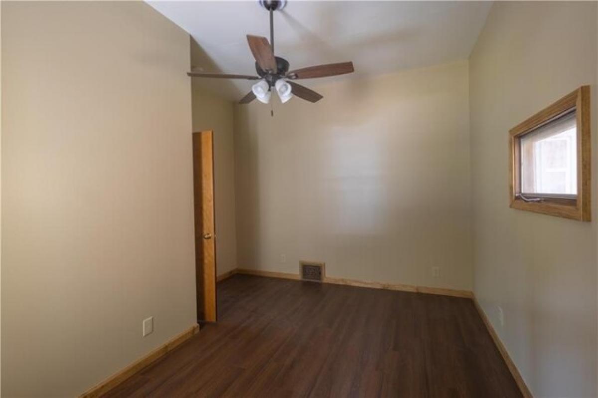 Picture of Home For Sale in Saint Joseph, Missouri, United States