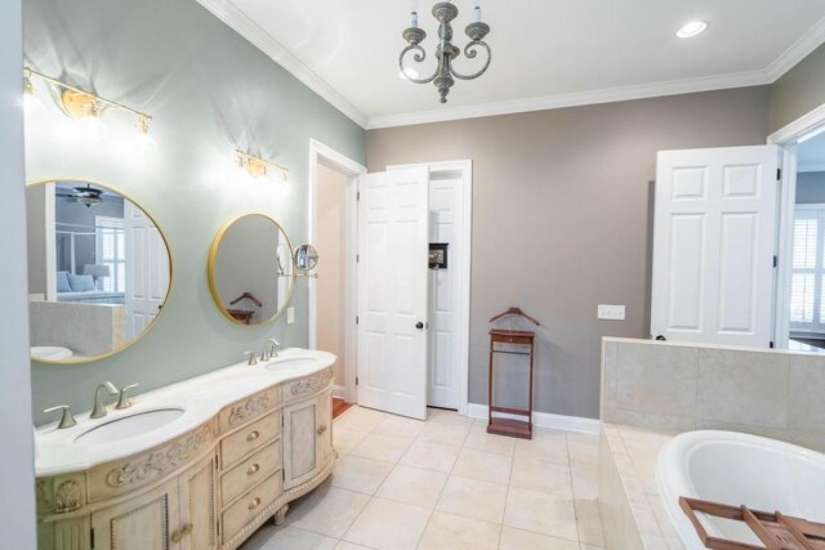 Picture of Home For Sale in Mount Pleasant, South Carolina, United States