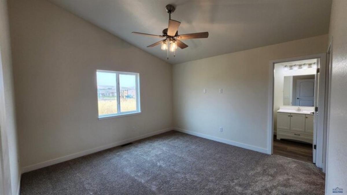 Picture of Home For Sale in Rapid City, South Dakota, United States