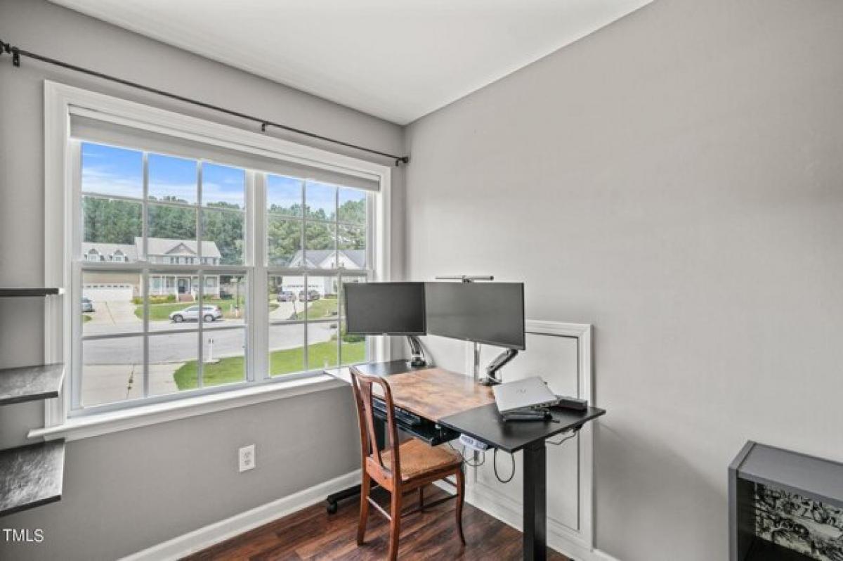 Picture of Home For Sale in Clayton, North Carolina, United States