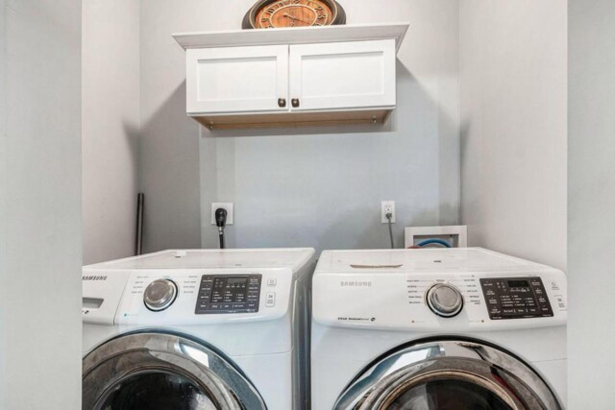 Picture of Home For Sale in Lansing, Michigan, United States