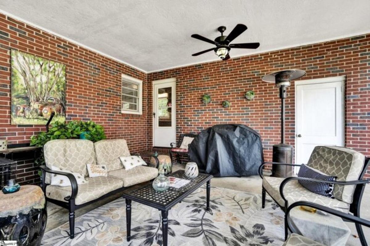 Picture of Home For Sale in Simpsonville, South Carolina, United States