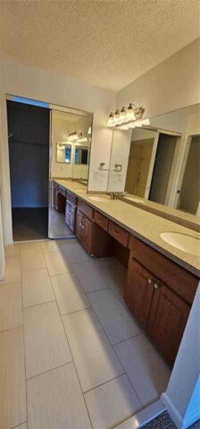 Home For Rent in Saint Petersburg, Florida