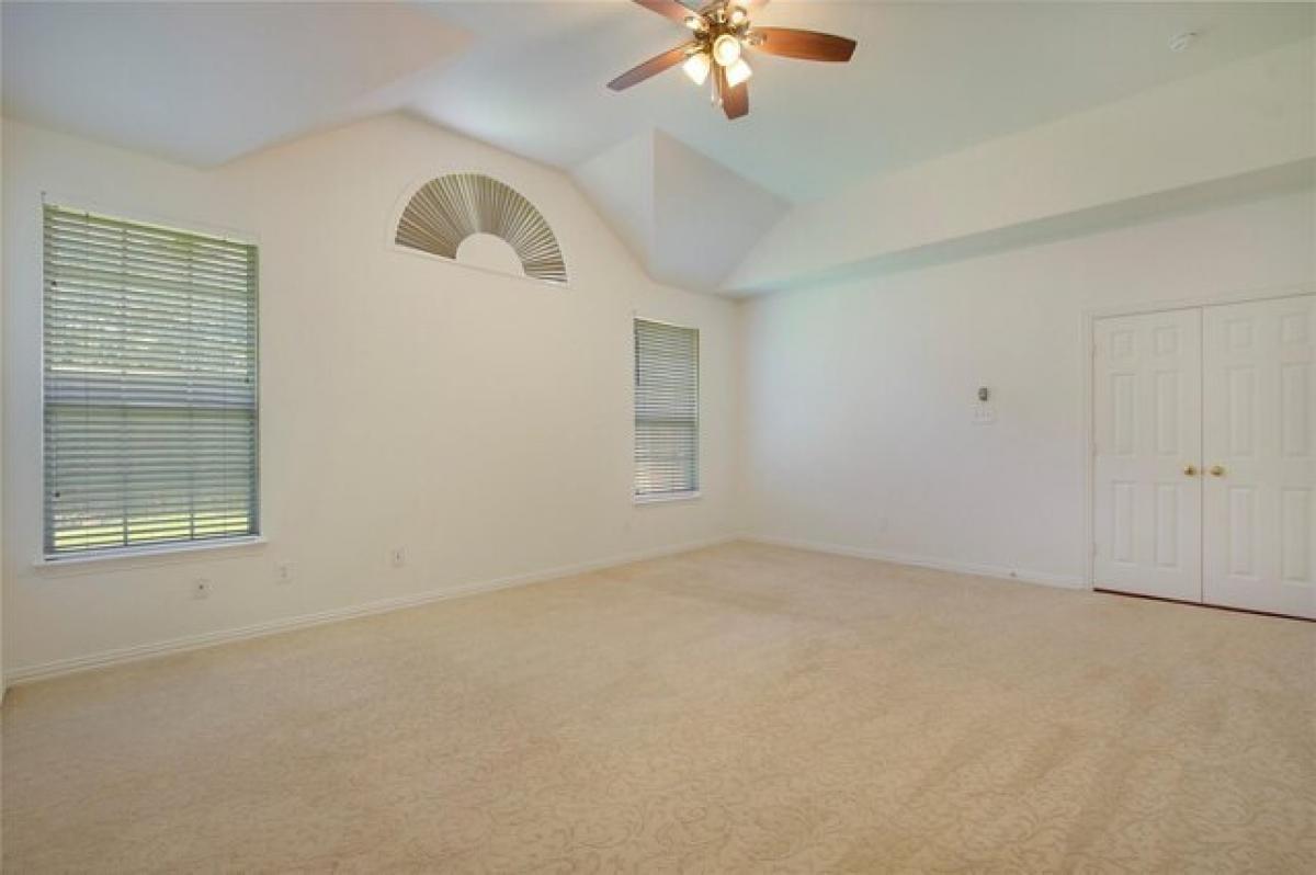 Picture of Home For Sale in Carrollton, Texas, United States