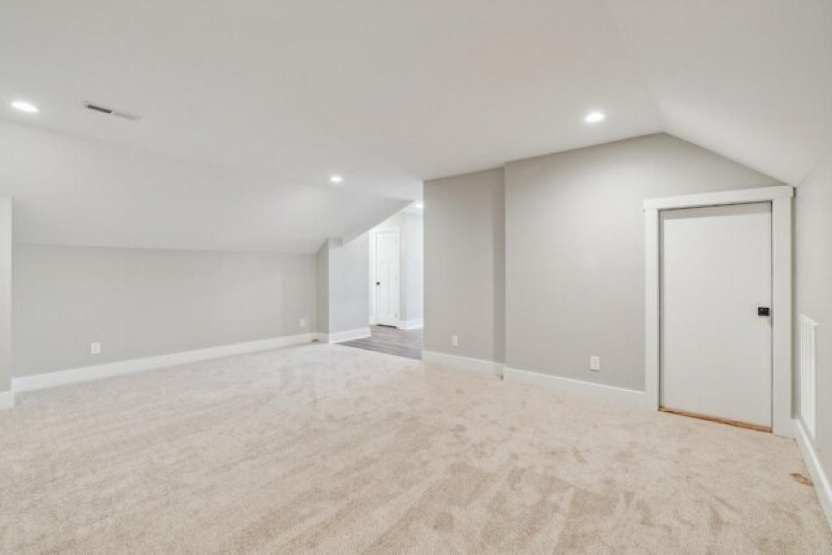 Picture of Home For Sale in Christiana, Tennessee, United States