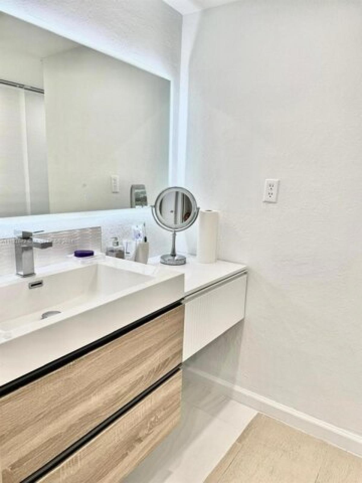 Picture of Home For Sale in Aventura, Florida, United States