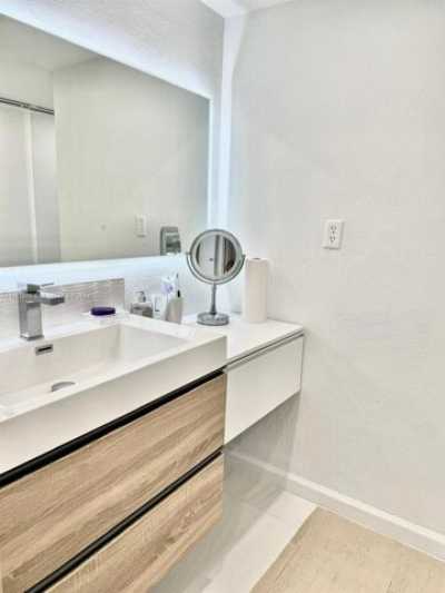 Home For Sale in Aventura, Florida