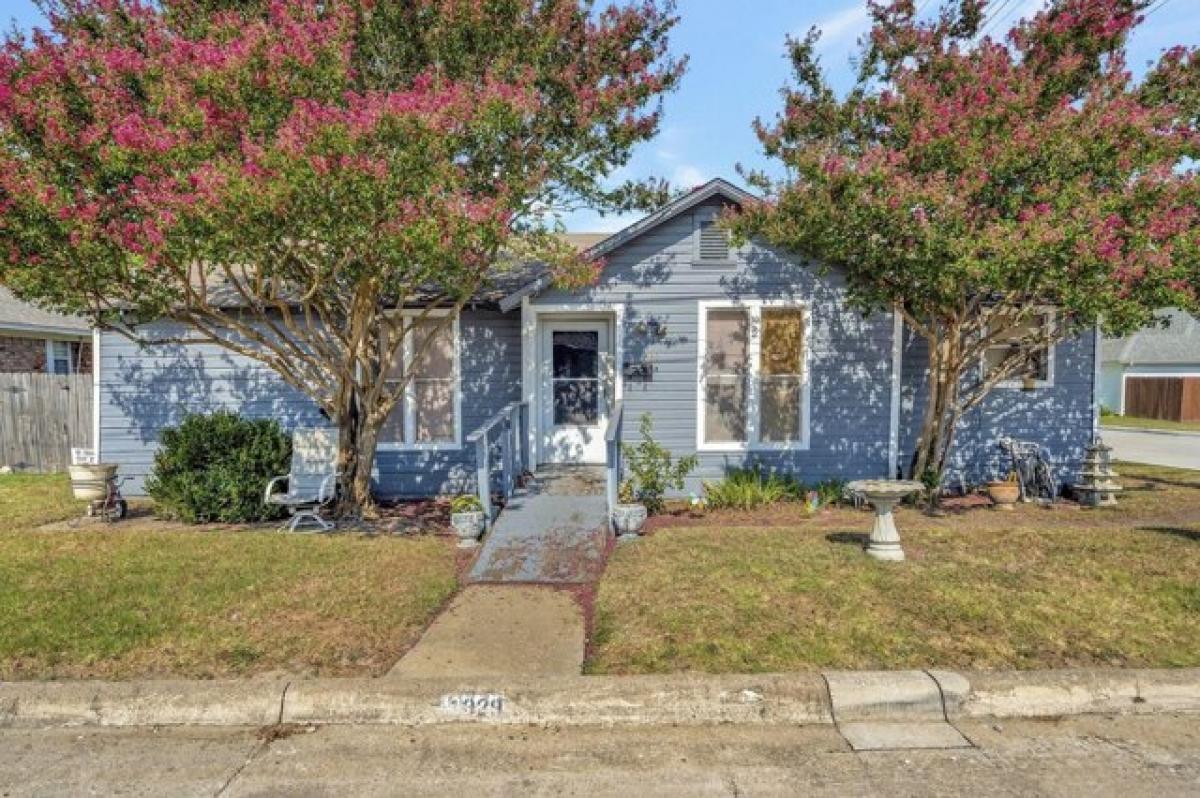 Picture of Home For Sale in Plano, Texas, United States