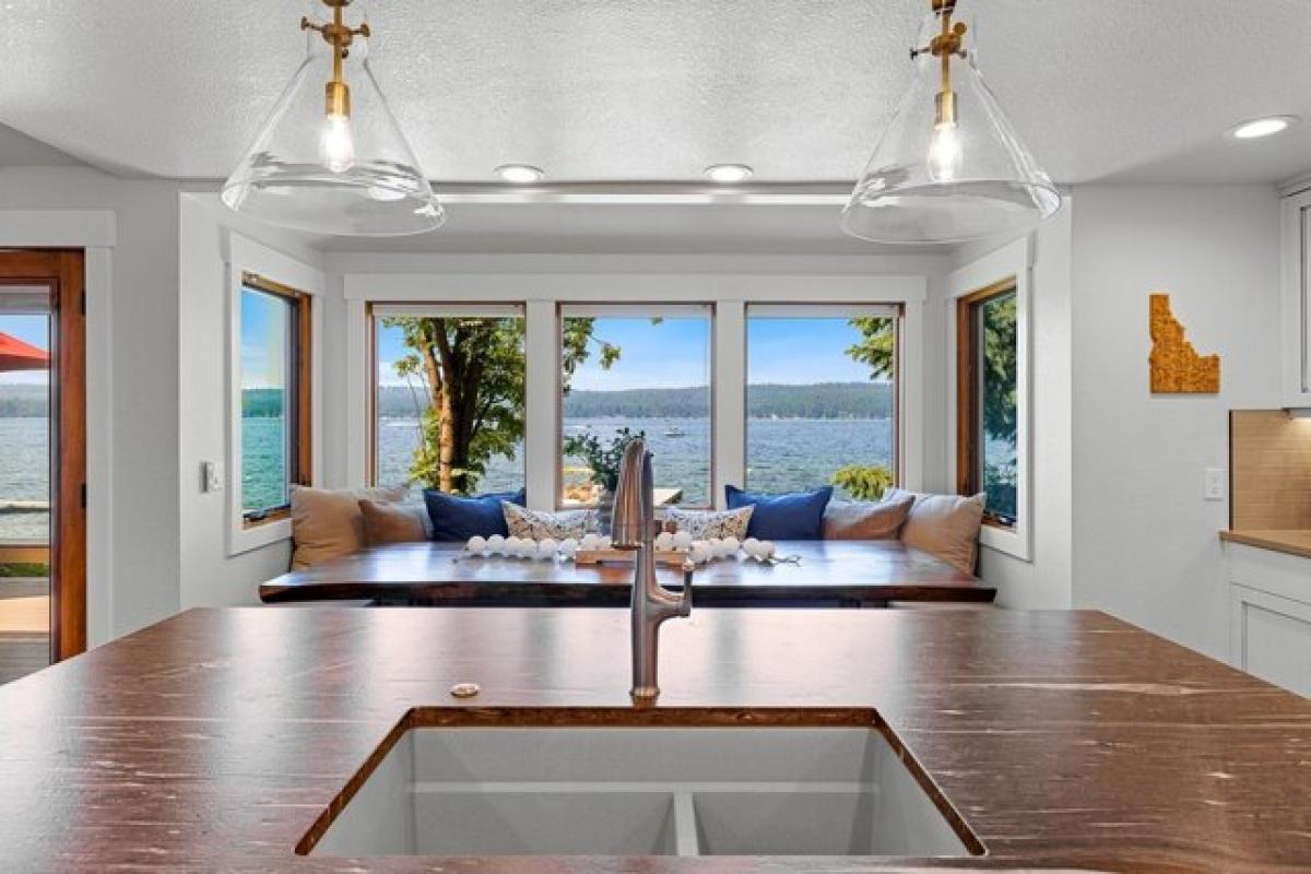 Picture of Home For Sale in McCall, Idaho, United States