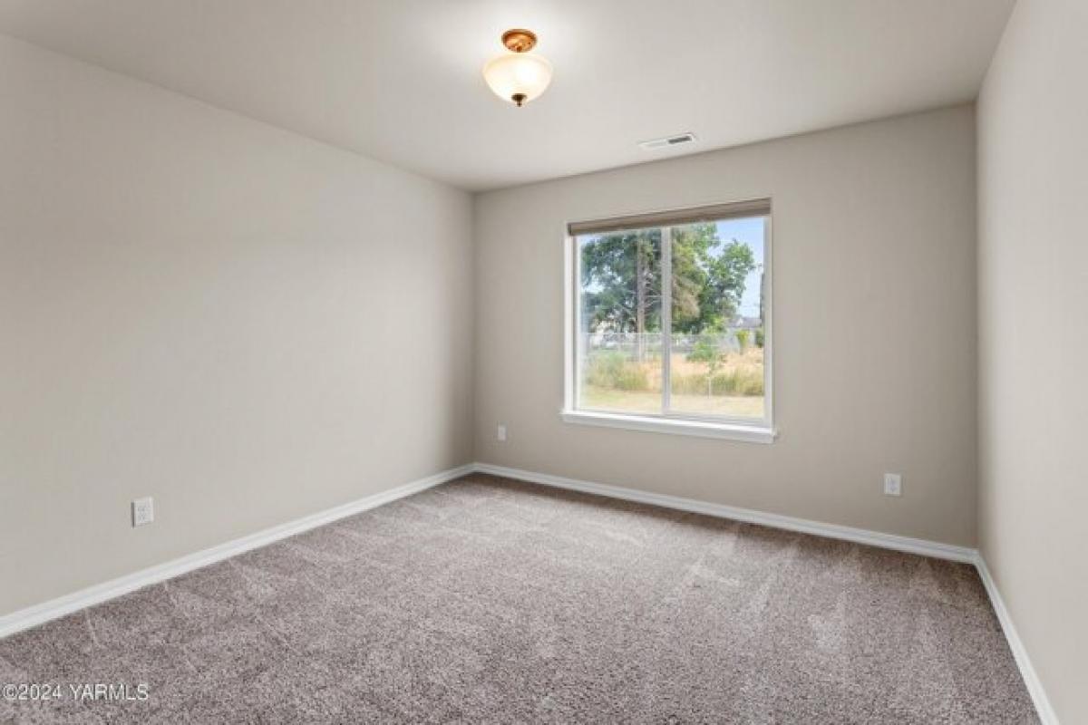 Picture of Home For Sale in Yakima, Washington, United States