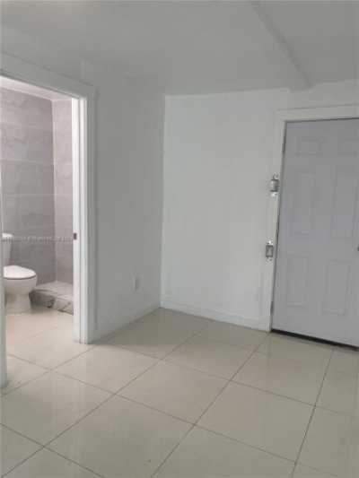 Apartment For Rent in Miami, Florida