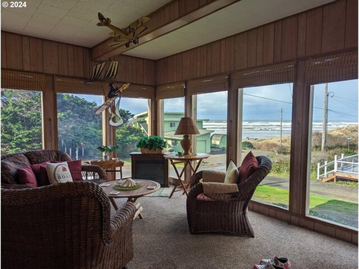 Picture of Home For Sale in Florence, Oregon, United States