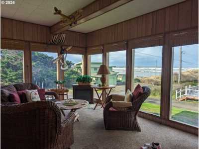 Home For Sale in Florence, Oregon