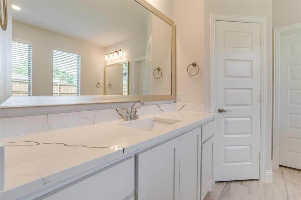 Picture of Home For Sale in Grapevine, Texas, United States