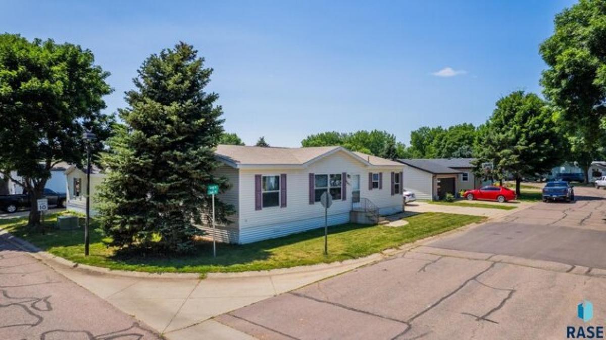 Picture of Home For Sale in Sioux Falls, South Dakota, United States