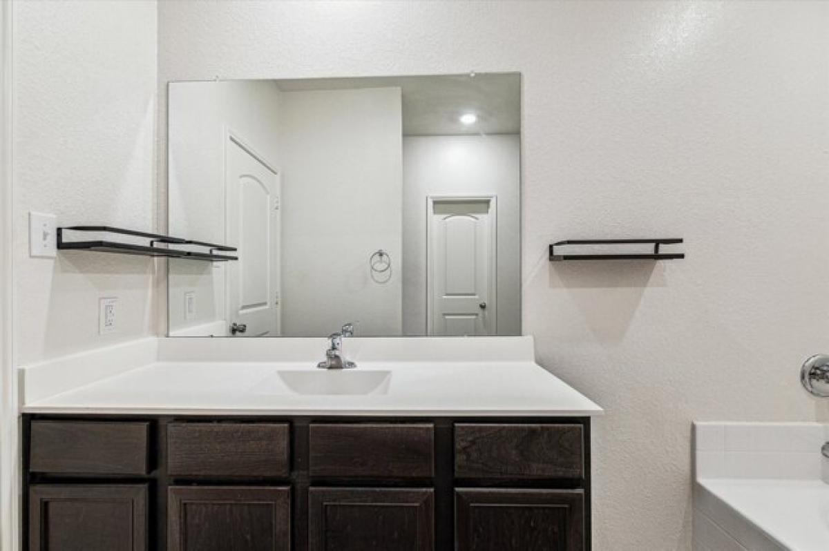 Picture of Home For Sale in Rosharon, Texas, United States