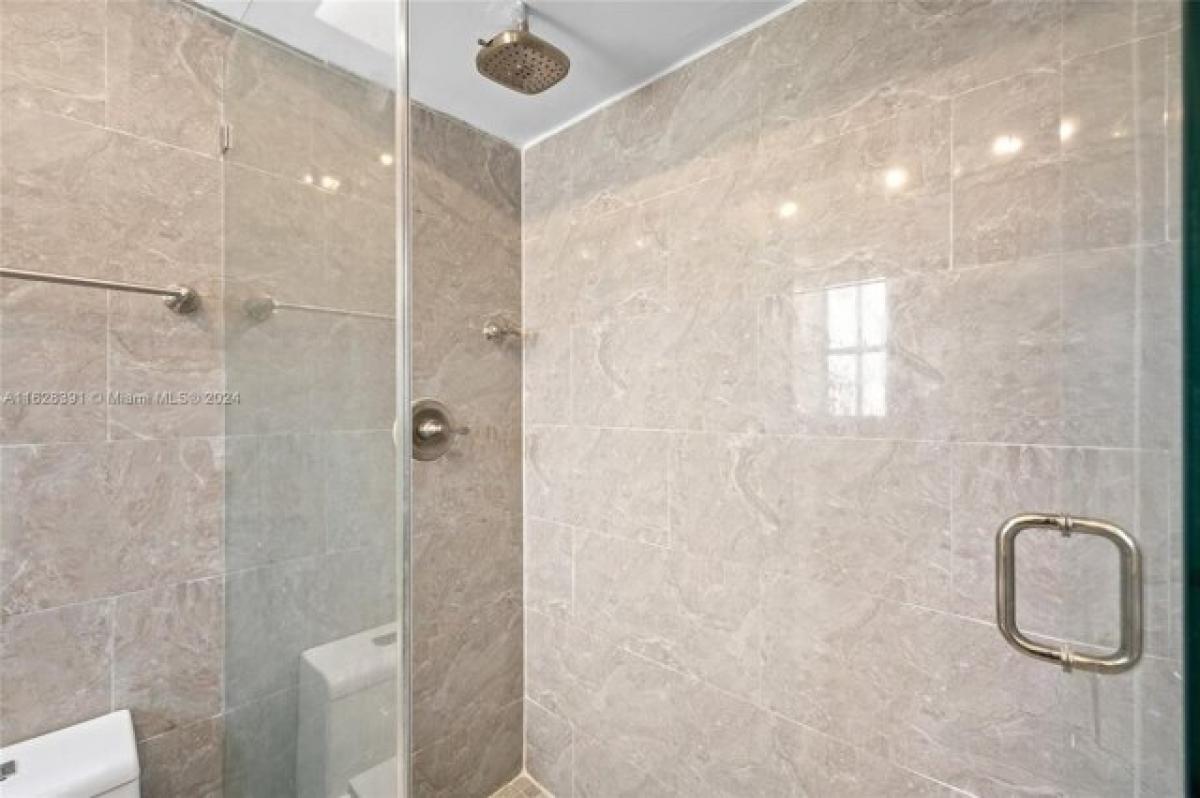 Picture of Home For Sale in North Miami, Florida, United States