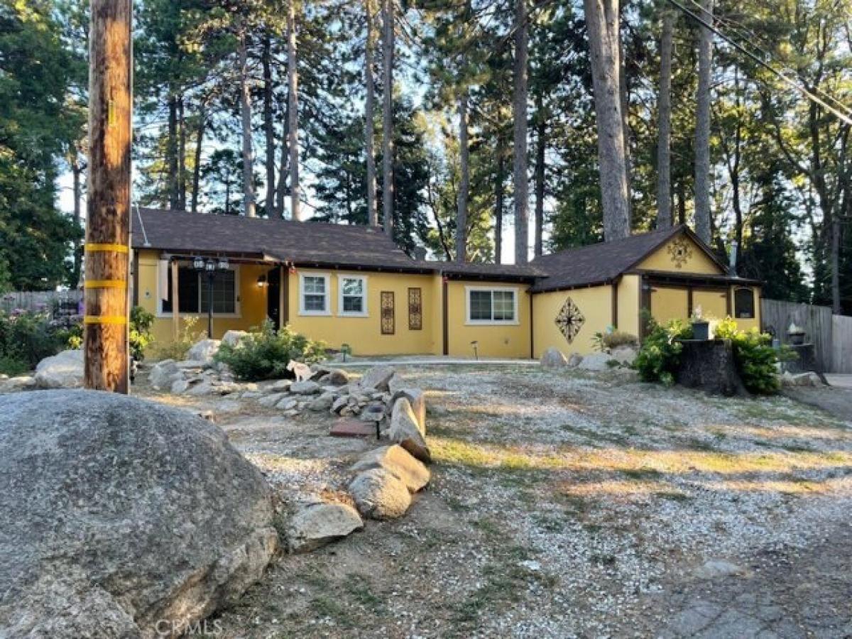 Picture of Home For Sale in Crestline, California, United States