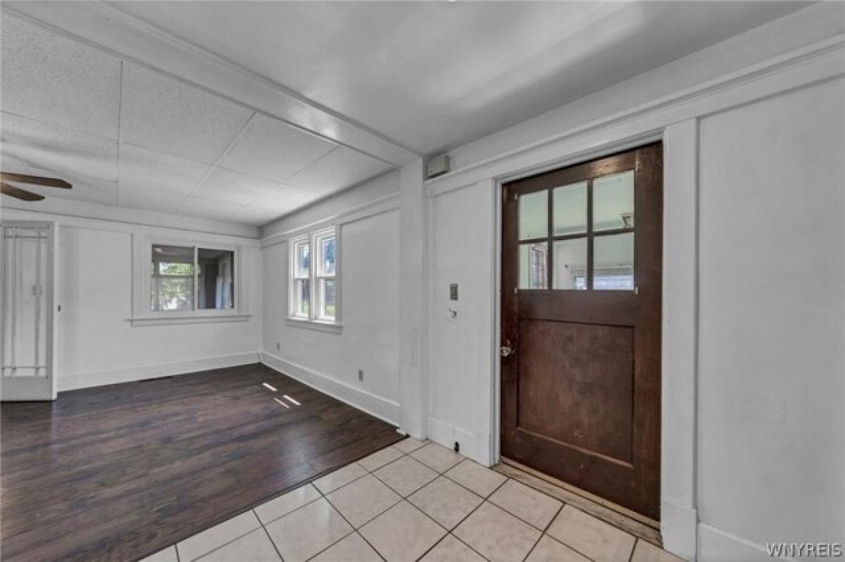 Picture of Home For Sale in Buffalo, New York, United States