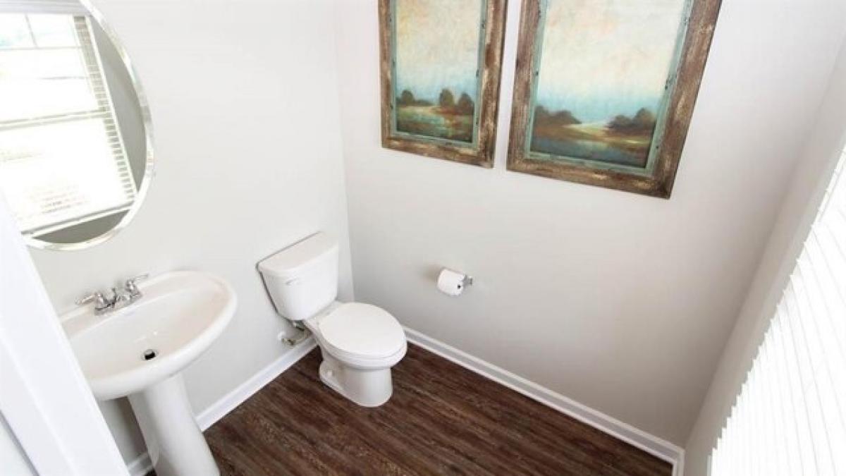 Picture of Home For Sale in Newnan, Georgia, United States