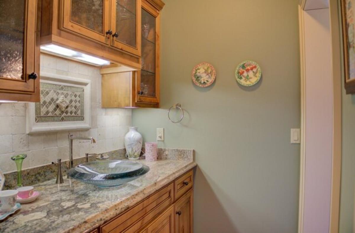 Picture of Home For Sale in Afton, Oklahoma, United States