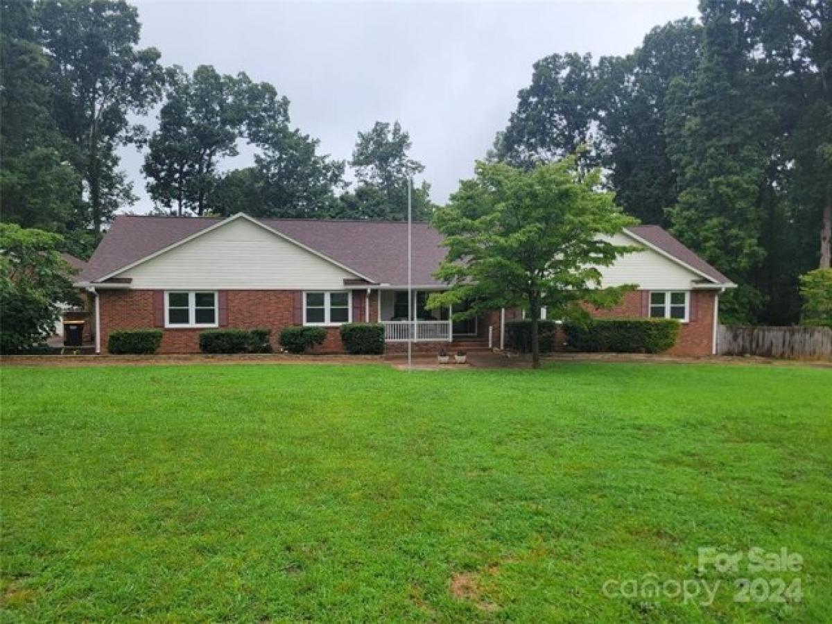 Picture of Home For Sale in Lincolnton, North Carolina, United States